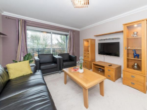 Pass the Keys Spacious Peaceful Family Home in Emmer Green